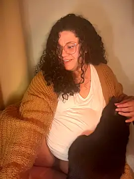 Snapshot of VanesssaMilf_ chatting on February 15, 10:36 am VanesssaMilf online show from February 15, 10:36 am