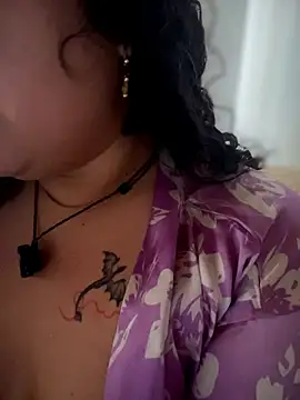 Snapshot of VanesssaMilf_ chatting on February 16, 6:48 pm VanesssaMilf online show from February 16, 6:48 pm