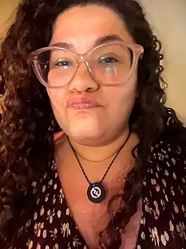 Snapshot of VanesssaMilf_ chatting on February 25, 3:38 am VanesssaMilf online show from February 25, 3:38 am