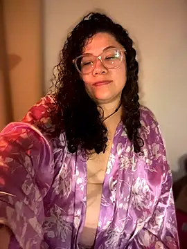 Snapshot of VanesssaMilf_ chatting on February 26, 3:27 am VanesssaMilf online show from February 26, 3:27 am