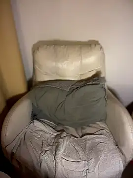 Snapshot of VanesssaMilf_ chatting on March 2, 5:08 am VanesssaMilf online show from March 2, 5:08 am