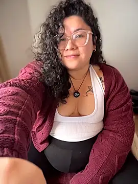 Snapshot of VanesssaMilf_ chatting on March 12, 2:23 pm VanesssaMilf online show from March 12, 2:23 pm