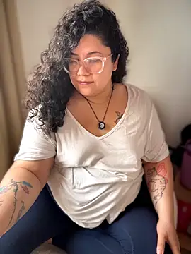 Snapshot of VanesssaMilf_ chatting on March 14, 1:27 pm VanesssaMilf online show from March 14, 1:27 pm