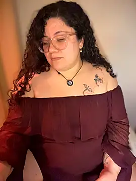 Snapshot of VanesssaMilf_ chatting on March 19, 11:20 pm VanesssaMilf online show from March 19, 11:20 pm