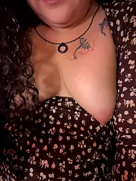 Snapshot of VanesssaMilf_ chatting on March 22, 1:42 am VanesssaMilf online show from March 22, 1:42 am