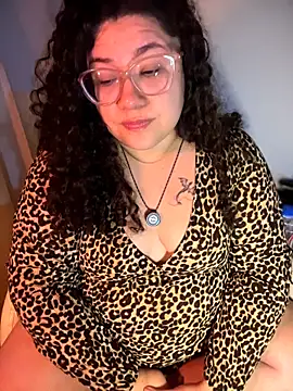 Snapshot of VanesssaMilf_ chatting on March 28, 2:22 am VanesssaMilf online show from March 28, 2:22 am