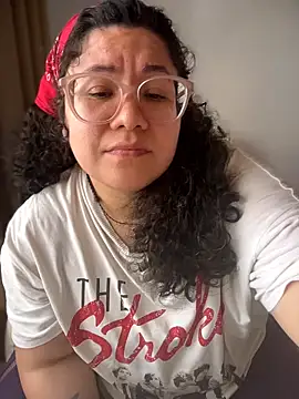 Snapshot of VanesssaMilf_ chatting on March 29, 3:12 pm VanesssaMilf online show from March 29, 3:12 pm