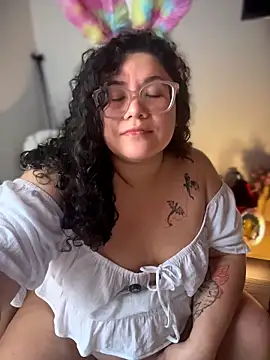 Snapshot of VanesssaMilf_ chatting on March 31, 10:32 pm VanesssaMilf online show from March 31, 10:32 pm