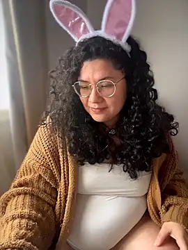 Snapshot of VanesssaMilf_ chatting on April 2, 1:20 pm VanesssaMilf online show from April 2, 1:20 pm