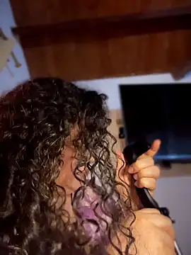 Snapshot of VanesssaMilf_ chatting on April 15, 3:13 am VanesssaMilf online show from April 15, 3:13 am