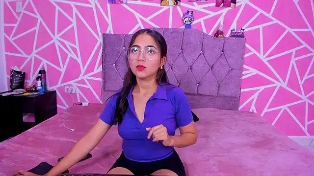 Snapshot of Natalia_star25_ chatting on December 17, 10:27 pm Natalia star25 online show from December 17, 10:27 pm