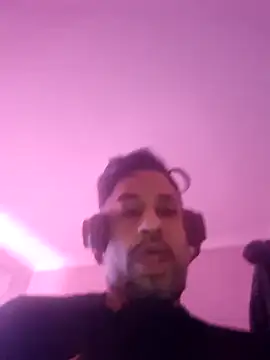 Snapshot of maannn8962 chatting on February 18, 12:06 am maannn8962 online show from February 18, 12:06 am