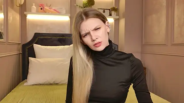 Snapshot of Vivien_Hans chatting on February 8, 8:34 pm Vivien Hans online show from February 8, 8:34 pm