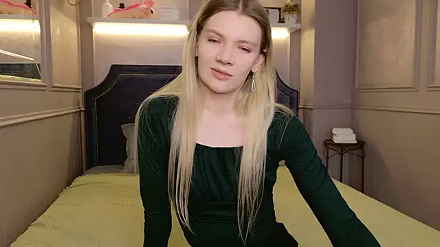 Snapshot of Vivien_Hans chatting on March 3, 8:37 pm Vivien Hans online show from March 3, 8:37 pm