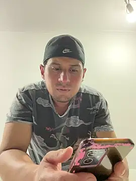 Snapshot of DarkOnebaki- chatting on December 15, 5:23 am DarkOnebaki- online show from December 15, 5:23 am