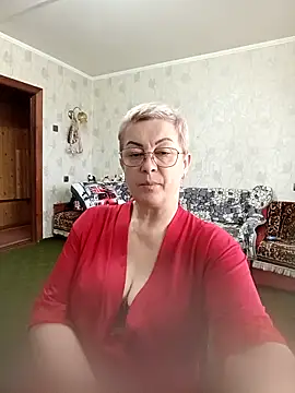 Snapshot of Bastet422111 chatting on December 22, 10:45 am Bastet422111 online show from December 22, 10:45 am