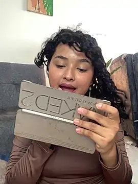 ladulcemary  online show from April 4, 7:11 pm