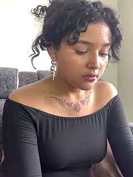 ladulcemary  online show from April 8, 7:03 pm