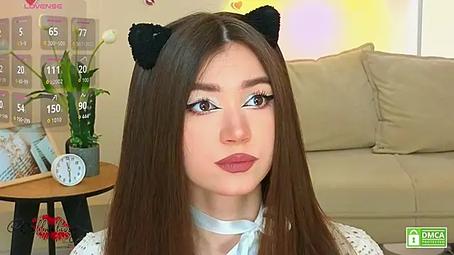 oliviaah  online show from April 3, 3:10 pm