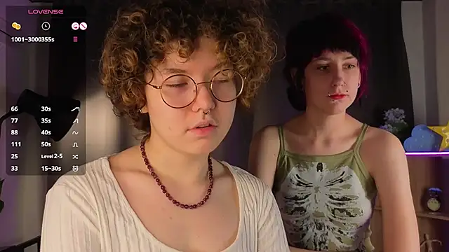 Snapshot of YaniraHalliburton chatting on December 16, 6:13 pm YaniraHalliburton online show from December 16, 6:13 pm