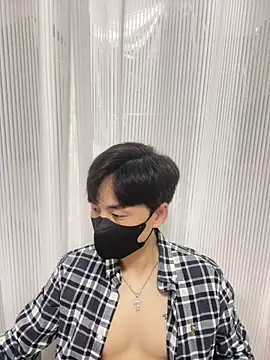 Snapshot of kimze7 chatting on December 15, 2:10 pm kimze7 online show from December 15, 2:10 pm