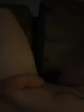 Snapshot of lewis24668 chatting on December 21, 1:24 am lewis24668 online show from December 21, 1:24 am