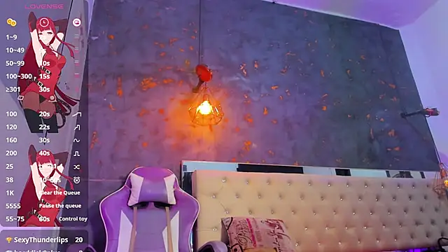 Snapshot of Aliice_james chatting on February 18, 12:01 pm Aliice james online show from February 18, 12:01 pm