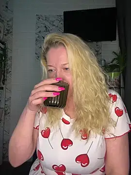 JenniferCarmen online show from February 7, 5:38 pm