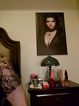 Snapshot of BustyVampyre chatting on December 17, 11:55 pm BustyVampyre online show from December 17, 11:55 pm