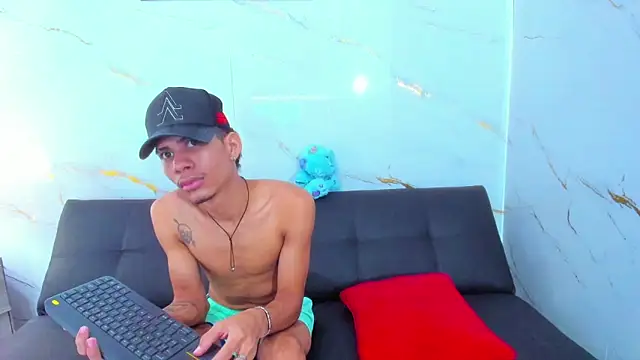 Alex jeins at online show from January 31, 7:11 pm