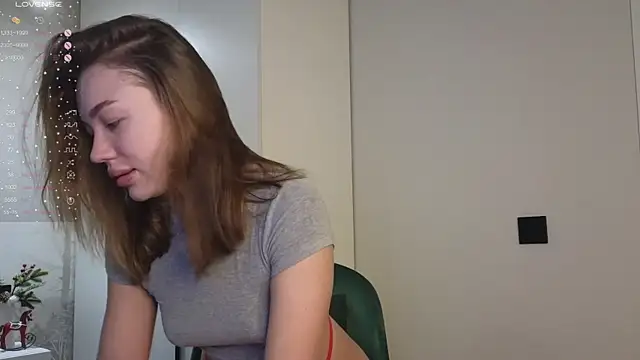 PrincessDafney online show from December 15, 4:50 am