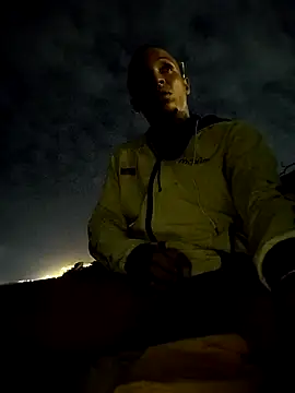 Snapshot of Andreskelly chatting on January 6, 1:53 am Andreskelly online show from January 6, 1:53 am