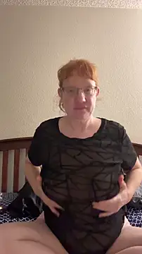 Snapshot of Lenaravenswood chatting on December 17, 7:14 am Lenaravenswood online show from December 17, 7:14 am