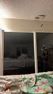 Snapshot of Lenaravenswood chatting on January 10, 8:27 am Lenaravenswood online show from January 10, 8:27 am