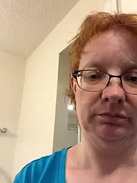 Snapshot of Lenaravenswood chatting on January 11, 6:07 am Lenaravenswood online show from January 11, 6:07 am