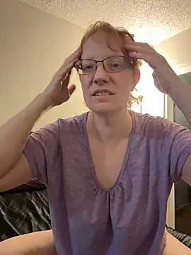 Snapshot of Lenaravenswood chatting on February 1, 8:02 am Lenaravenswood online show from February 1, 8:02 am