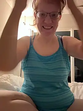 Snapshot of Lenaravenswood chatting on February 2, 9:08 am Lenaravenswood online show from February 2, 9:08 am