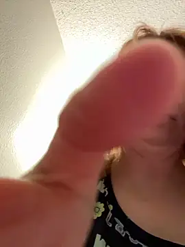 Snapshot of Lenaravenswood chatting on February 4, 7:14 am Lenaravenswood online show from February 4, 7:14 am