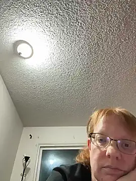 Snapshot of Lenaravenswood chatting on February 13, 7:26 am Lenaravenswood online show from February 13, 7:26 am