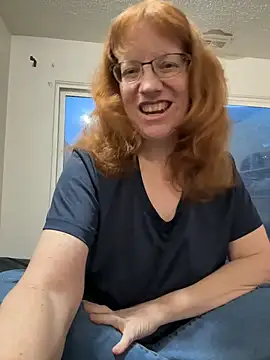 Snapshot of Lenaravenswood chatting on February 15, 1:46 am Lenaravenswood online show from February 15, 1:46 am