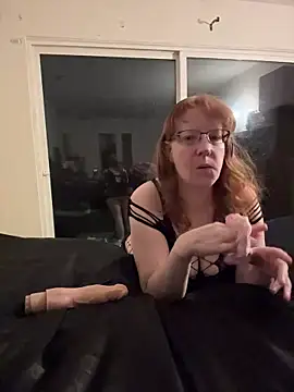 Snapshot of Lenaravenswood chatting on February 20, 5:48 am Lenaravenswood online show from February 20, 5:48 am