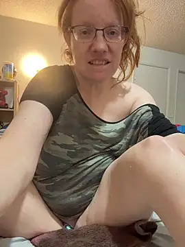 Snapshot of Lenaravenswood chatting on February 27, 8:25 am Lenaravenswood online show from February 27, 8:25 am