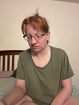 Snapshot of Lenaravenswood chatting on March 1, 5:09 am Lenaravenswood online show from March 1, 5:09 am