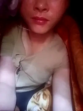 Snapshot of sewetj chatting on December 13, 10:37 pm sewetj online show from December 13, 10:37 pm