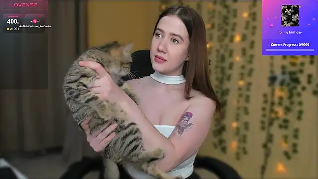 Snapshot of LunaViridis chatting on December 16, 11:59 am LunaViridis online show from December 16, 11:59 am