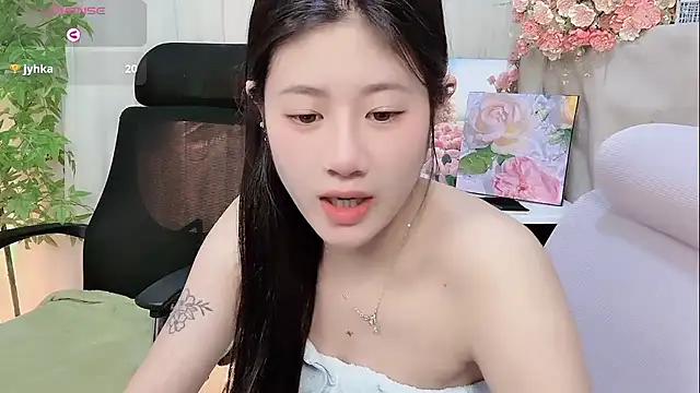 Yvonne-07 online show from January 11, 1:27 pm