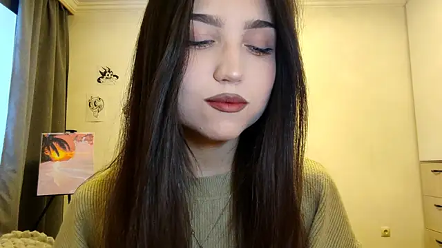 Qwami Amie online show from December 15, 5:55 am