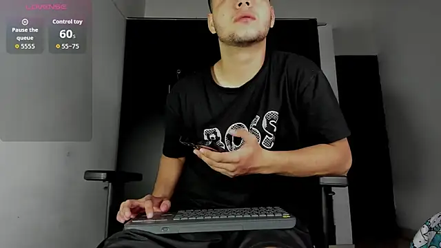 Liam Mateo online show from December 22, 3:47 am