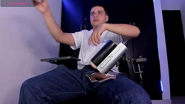 Liam Mateo online show from April 3, 5:16 am