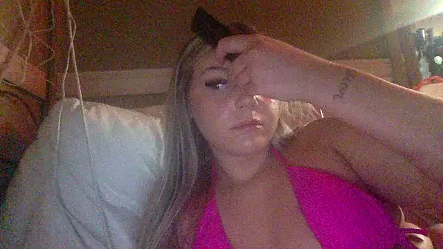 Snapshot of goddesscandy22 chatting on December 22, 2:08 am goddesscandy22 online show from December 22, 2:08 am